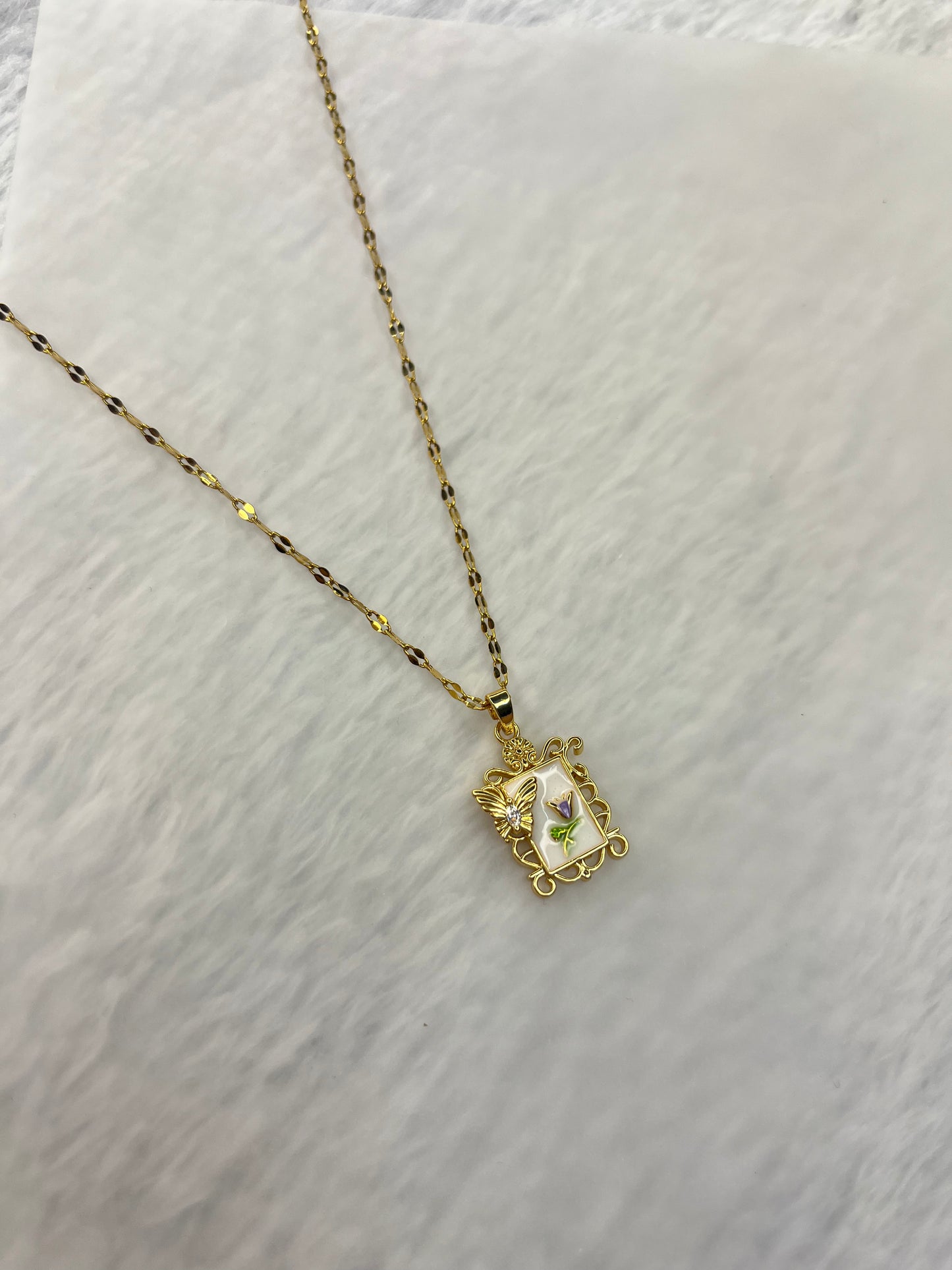 Nature’s Frame Necklace