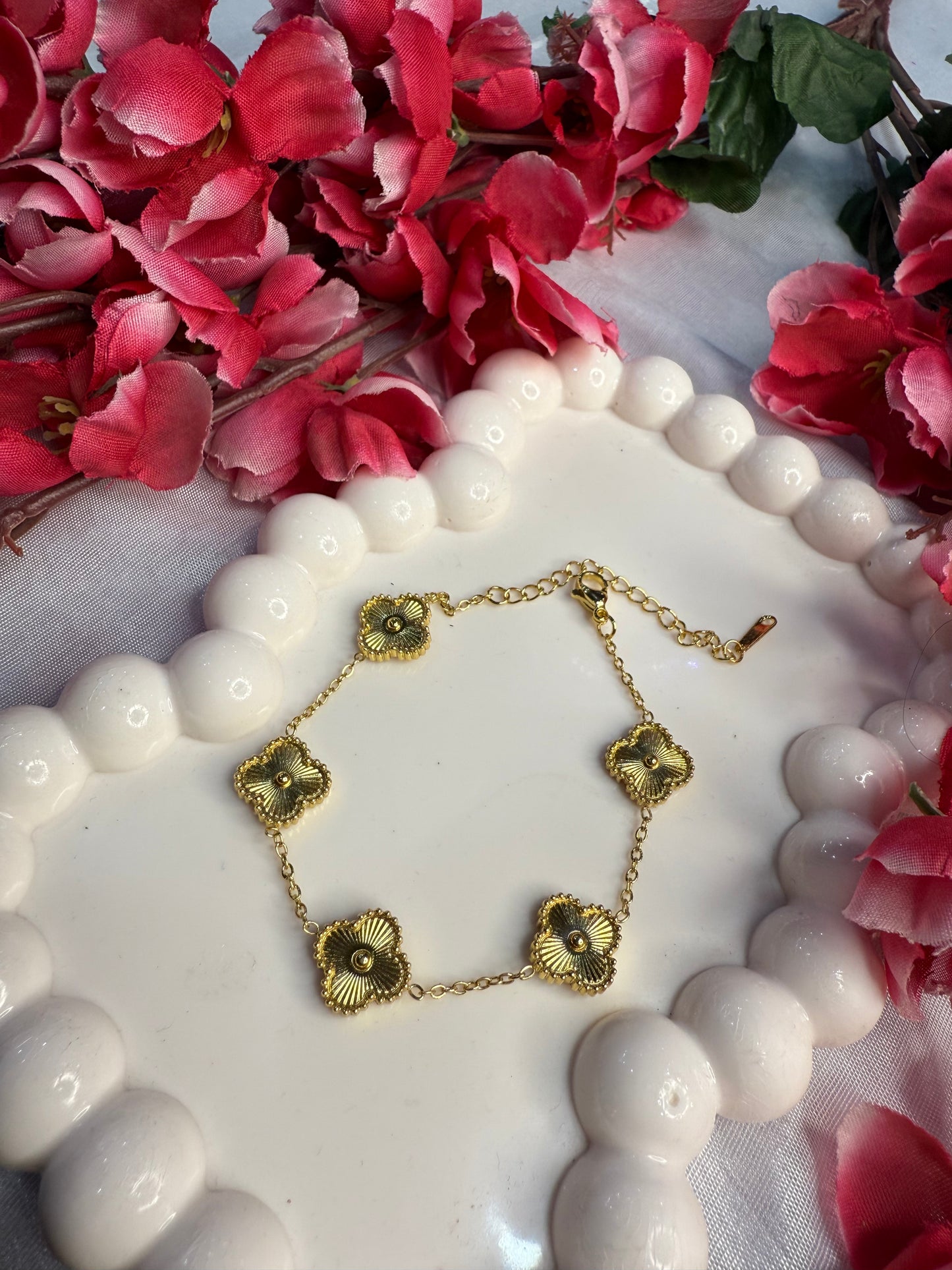 Golden Clove Bracelet