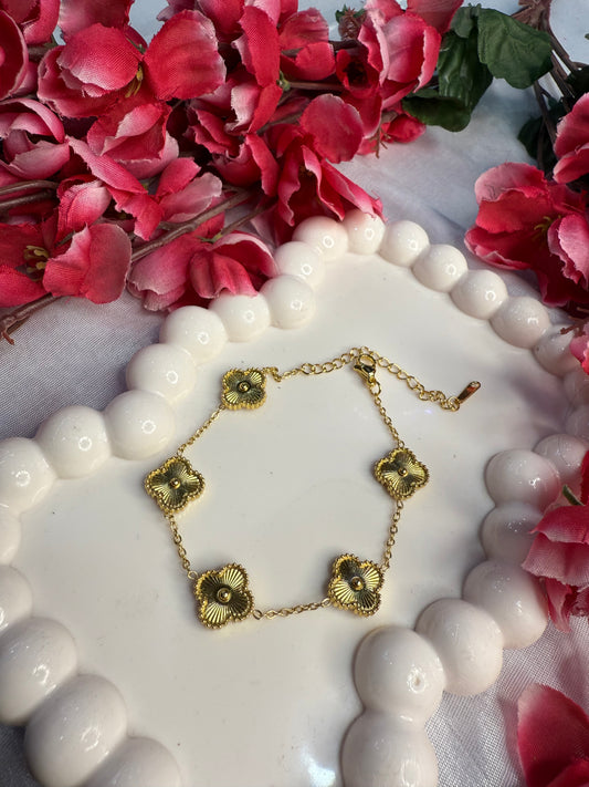 Golden Clove Bracelet