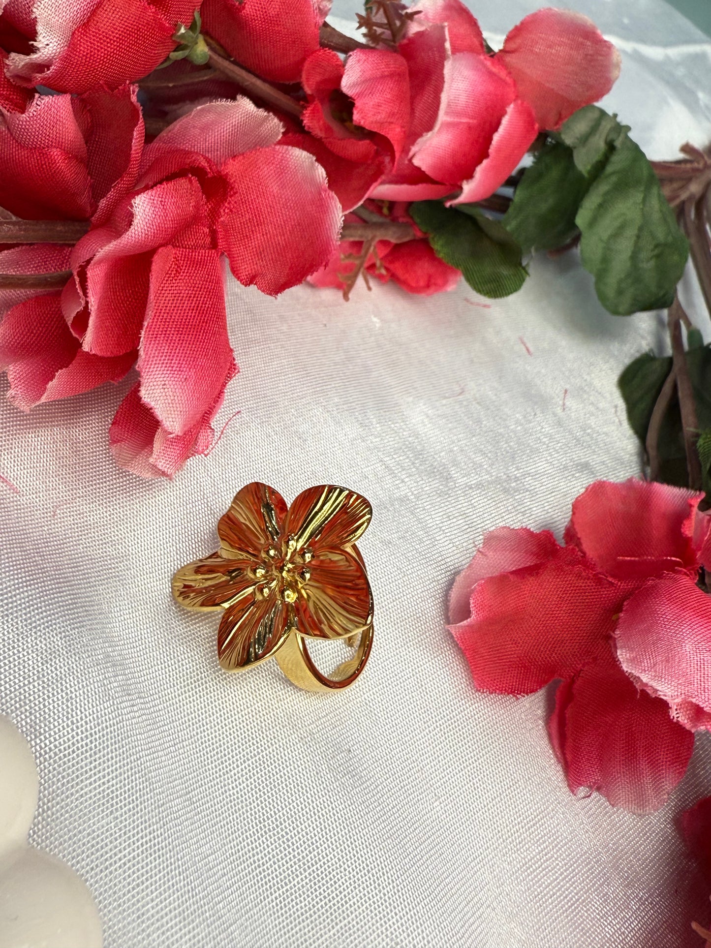Golden Zaria Ring