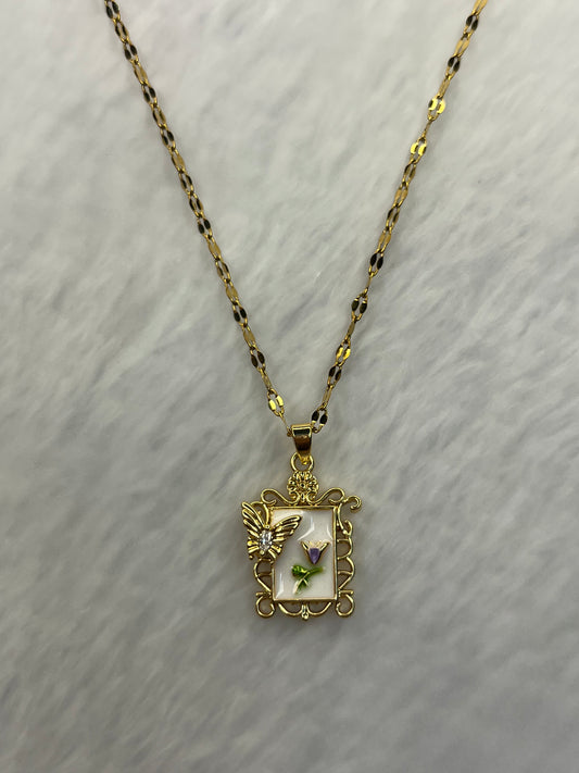 Nature’s Frame Necklace
